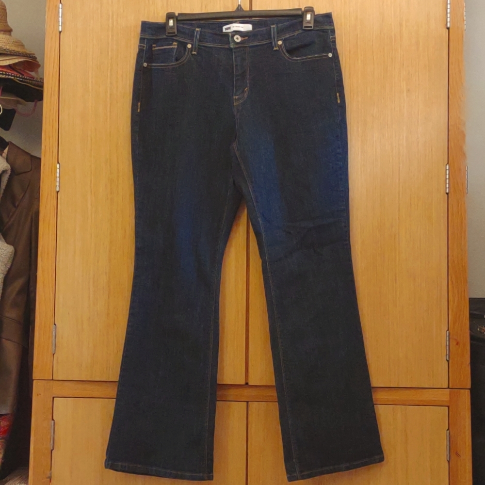Levi's SZ 14M 515 Dark Wash Boot Cut Jeans.